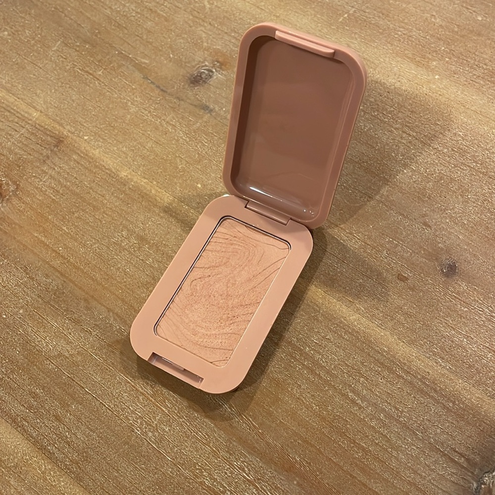 Nyx butter bronzer - Picture 3 of 4